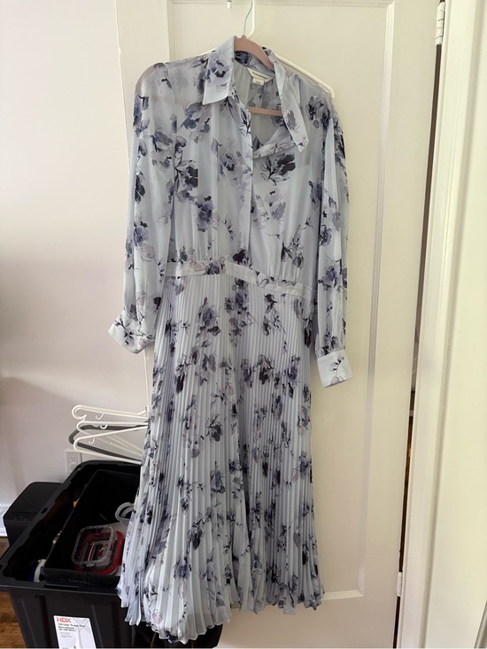 Club Monaco Dresses & Skirts - Club Monaco Light purple/ blue Floral Pleated Midi Dress